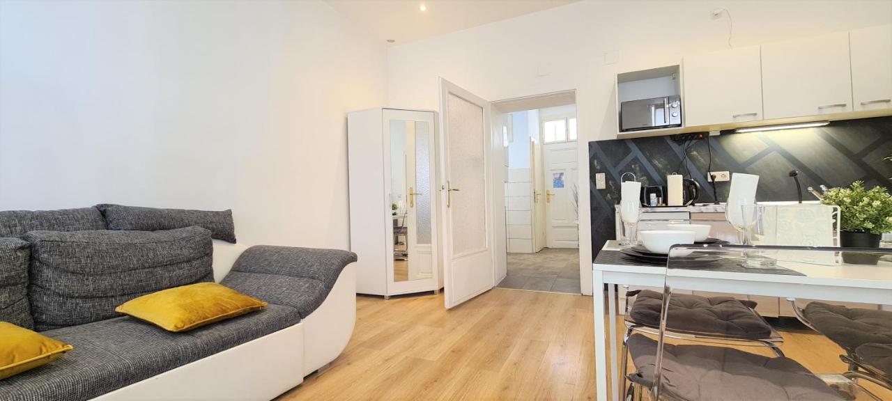 Wiener Buddha Style Flat With Inner Garden- Marzstrasse City Apartments Bagian luar foto