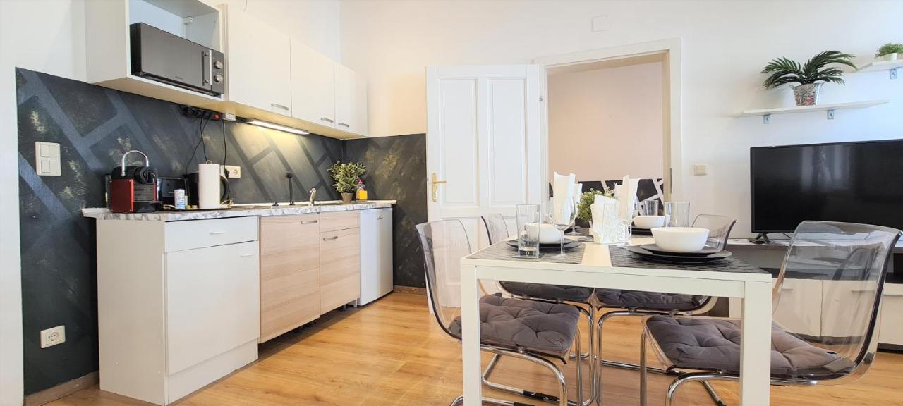 Wiener Buddha Style Flat With Inner Garden- Marzstrasse City Apartments Bagian luar foto